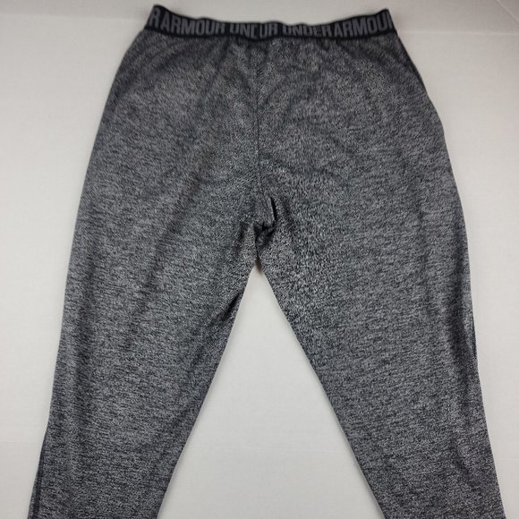 Under Armour HeatGear Gray Capri Pants Loose Fit Size M - Picture 3 of 4